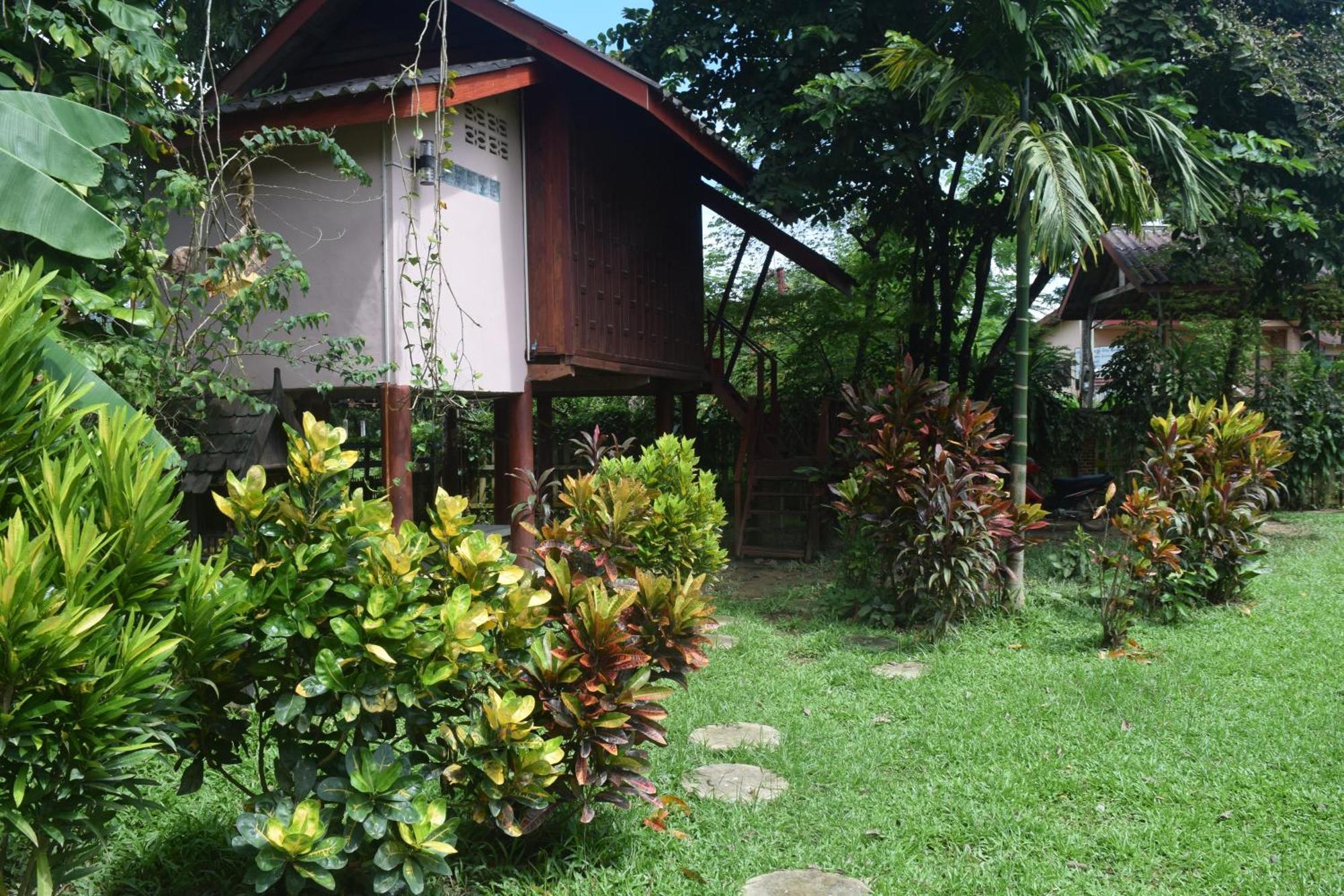 Namsong Bridge Bungalows Vang Vieng Buitenkant foto