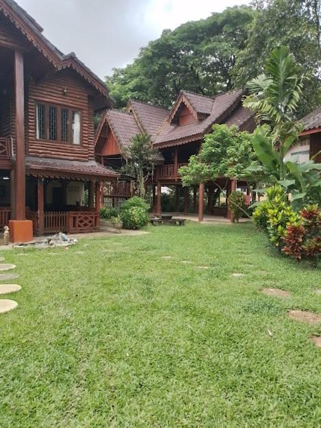 Namsong Bridge Bungalows Vang Vieng Buitenkant foto